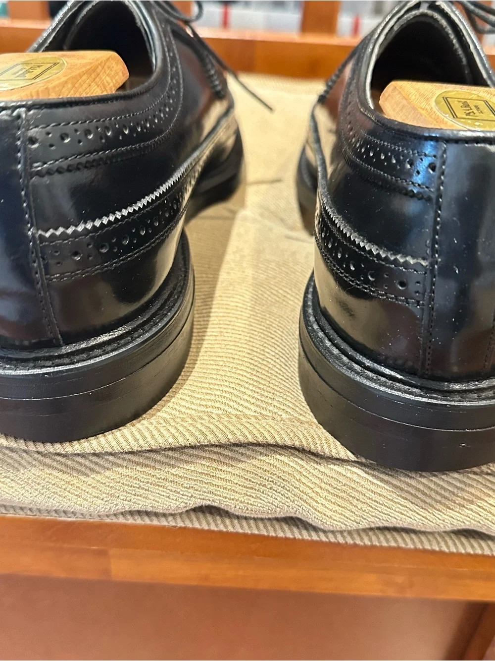Stuart McGuire Vintage Brogue Derby Shoes - Classic Leather Lace-Up.